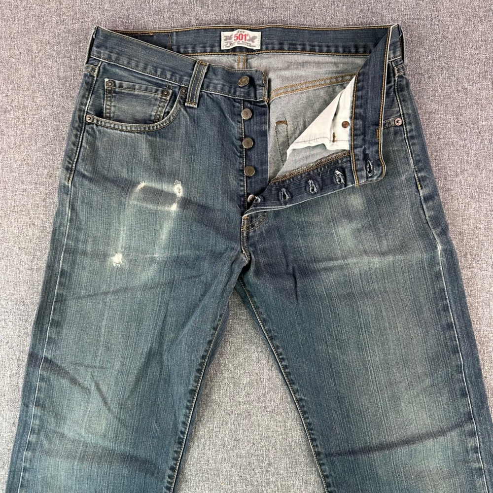 Levis Jeans Mens 32x32 501 Straight Leg Blue Distressed Button Fly Denim